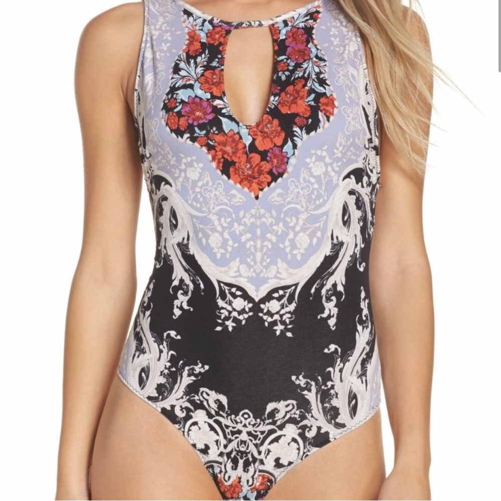 𝓯𝓹 ♥️FREE PEOPLE♥️Like New Floral Patterned Keyhole bodysuit Size small
